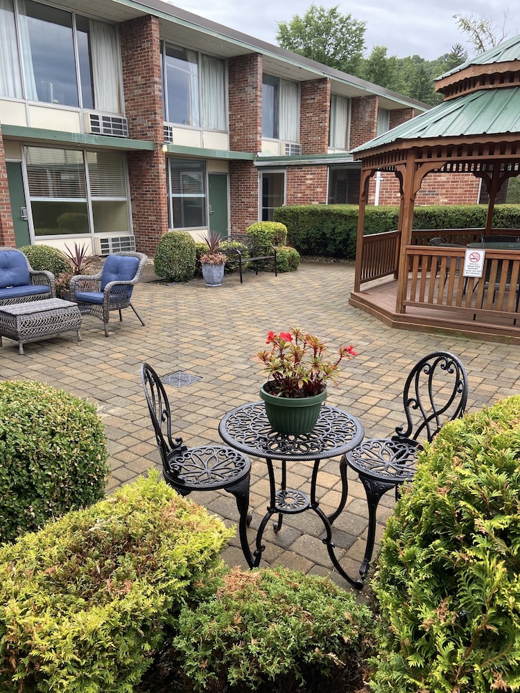 Ramada by Wyndham Butler Tesla Biohealing Resort - photo 15