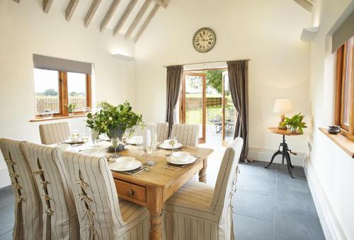 Furlong Barn — hotel in Southam