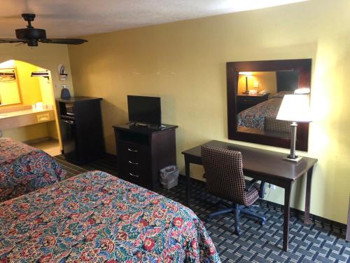 Kings Inn Mexia - photo 13