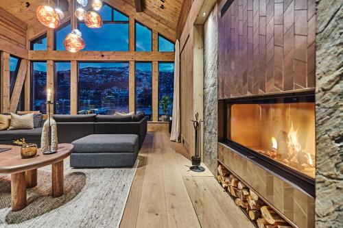 Chalet Strandafjellet — 4-Star Luxury Hotel in Stranda, Norway
