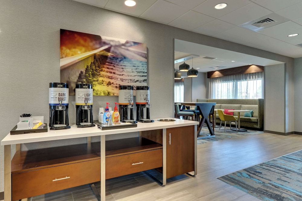 Hampton Inn Lebanon - photo 15