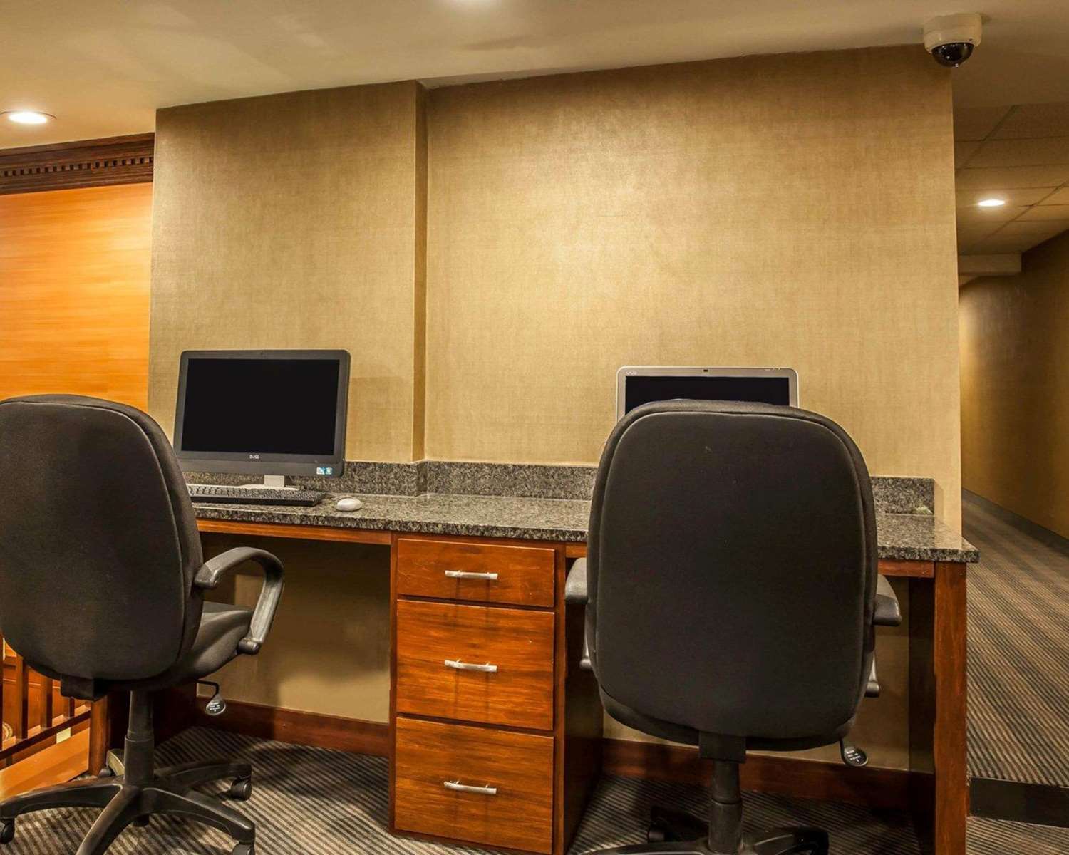 The Virginian Suites an Ascend Hotel Collection Member - photo 20