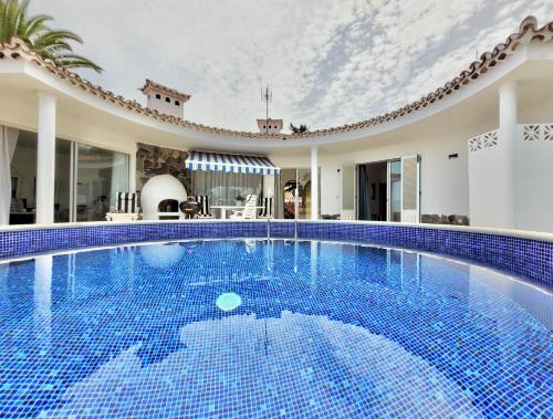 Villa Don Antonio — 4-Star Luxury Hotel in Sauzal, Spain