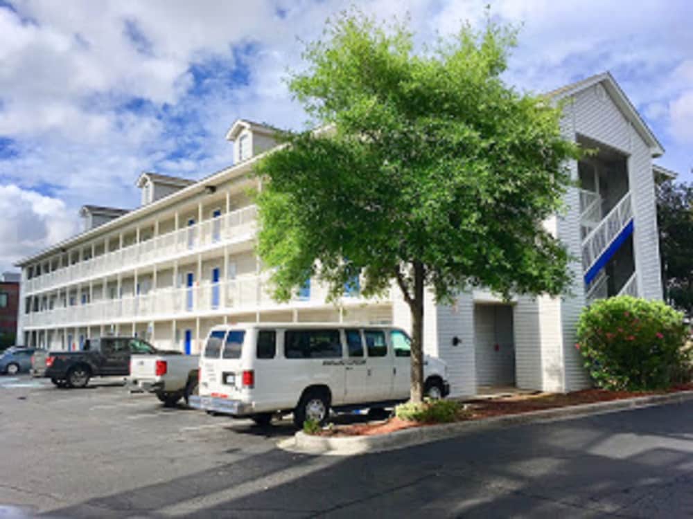 InTown Suites Extended Stay North Charleston SC Rivers Ave - photo 27