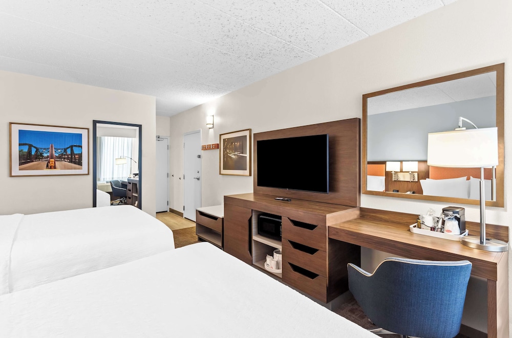 Hampton Inn Chicago Naperville - photo 10