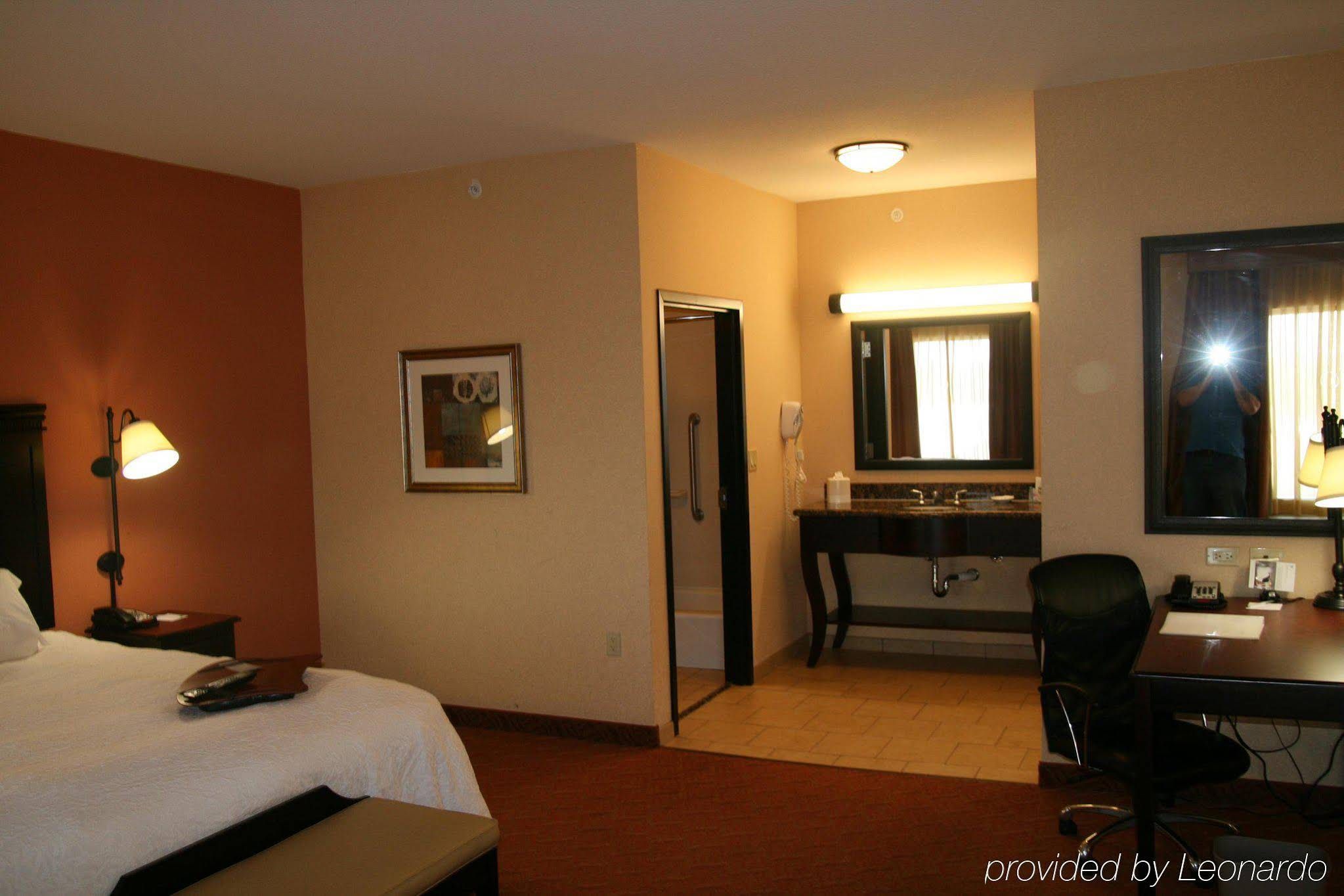 Durant Inn & Suites - photo 27