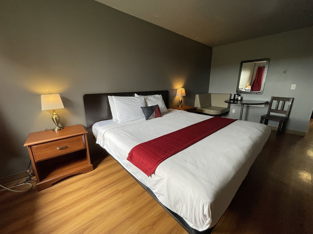 Sunnyside Inn & Suites - photo 25