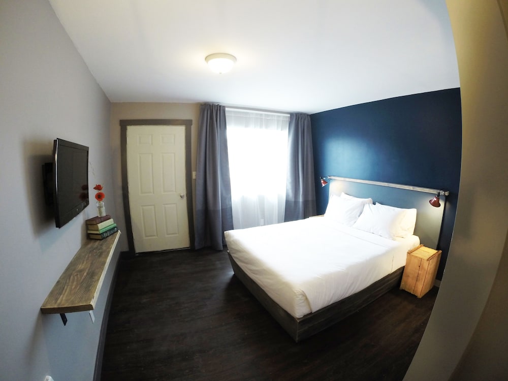 Salt Hotel - photo 4