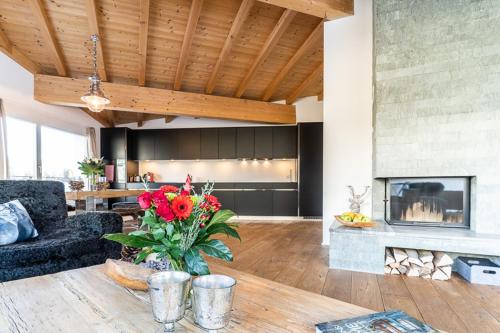 Edelweiss Promenada Penthouse — 4-Star Luxury Hotel in Flims, Switzerland