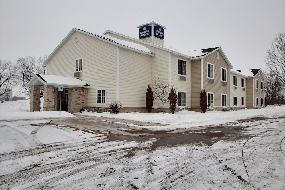 Cobblestone Inn & Suites Brillion - photo 55