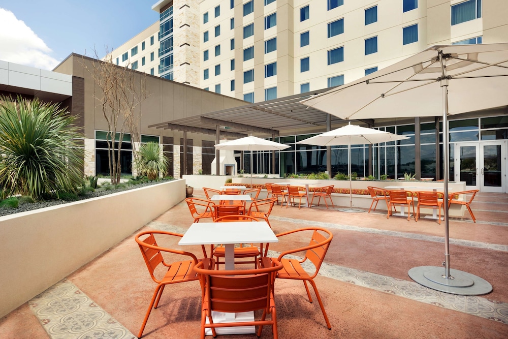 Embassy Suites by Hilton San Antonio Landmark - photo 42