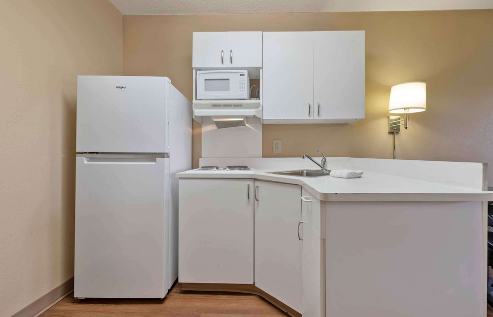 Extended Stay America Select Suites Columbia Ft. Jackson - photo 15