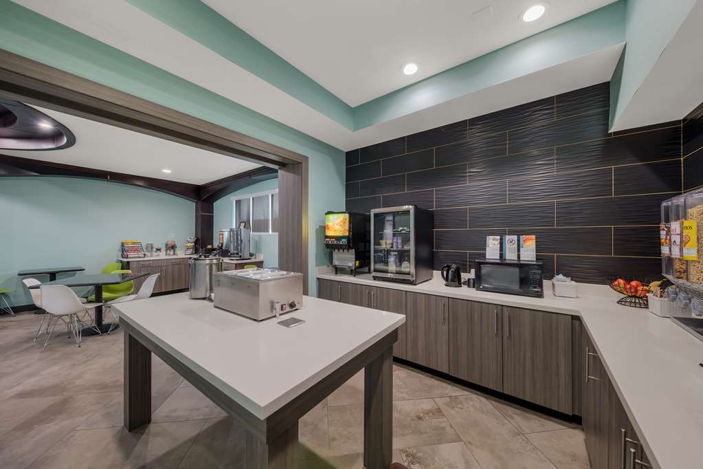 Best Western Bowie Inn & Suites - photo 4