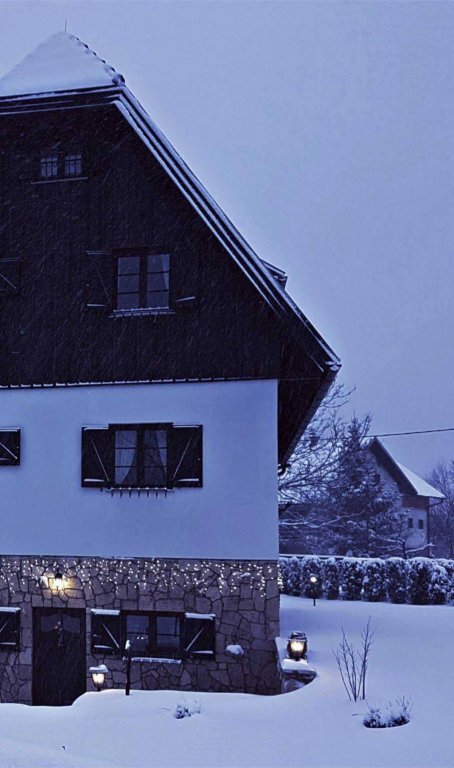 Ethno Houses Plitvica Selo Deluxe — Unknown City