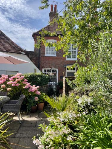 The Courtyard — hotel in Chichester