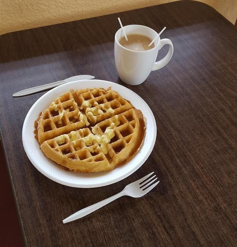 Best Economy Inn n Suites - photo 29