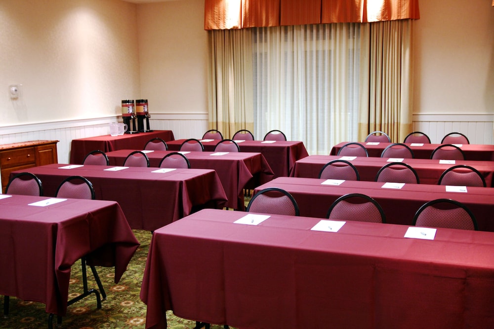 Hampton Inn & Suites Binghamton Vestal - photo 32