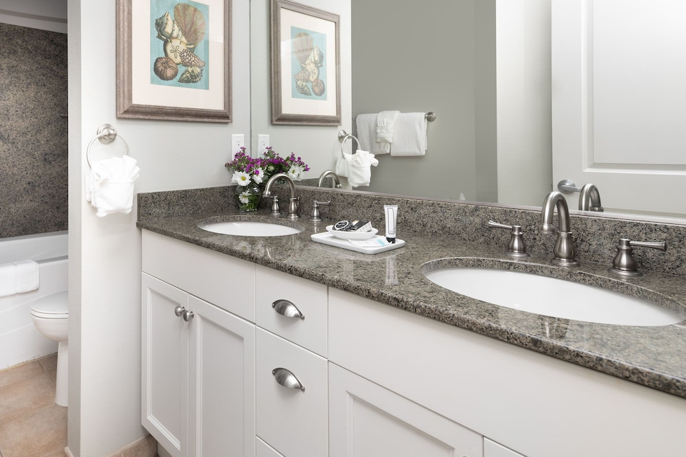 Rivertide Suites Hotel - photo 16