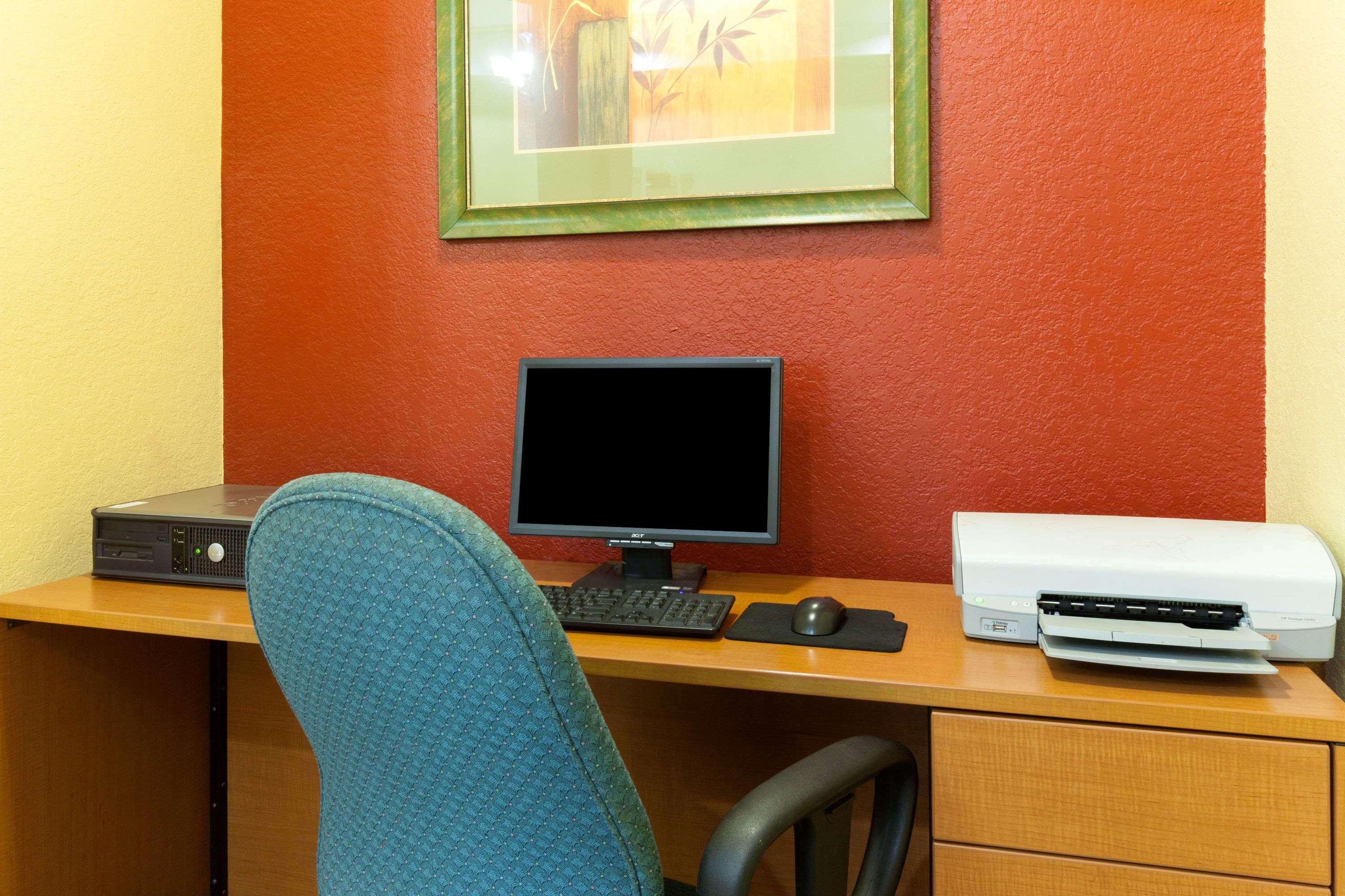 Days Inn by Wyndham San Antonio at Palo Alto - photo 28