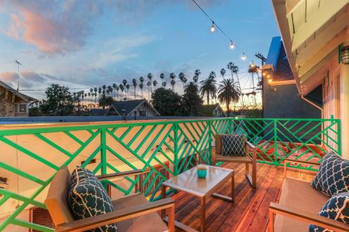 Peace Palace 56 — eco-hotel in Los Angeles