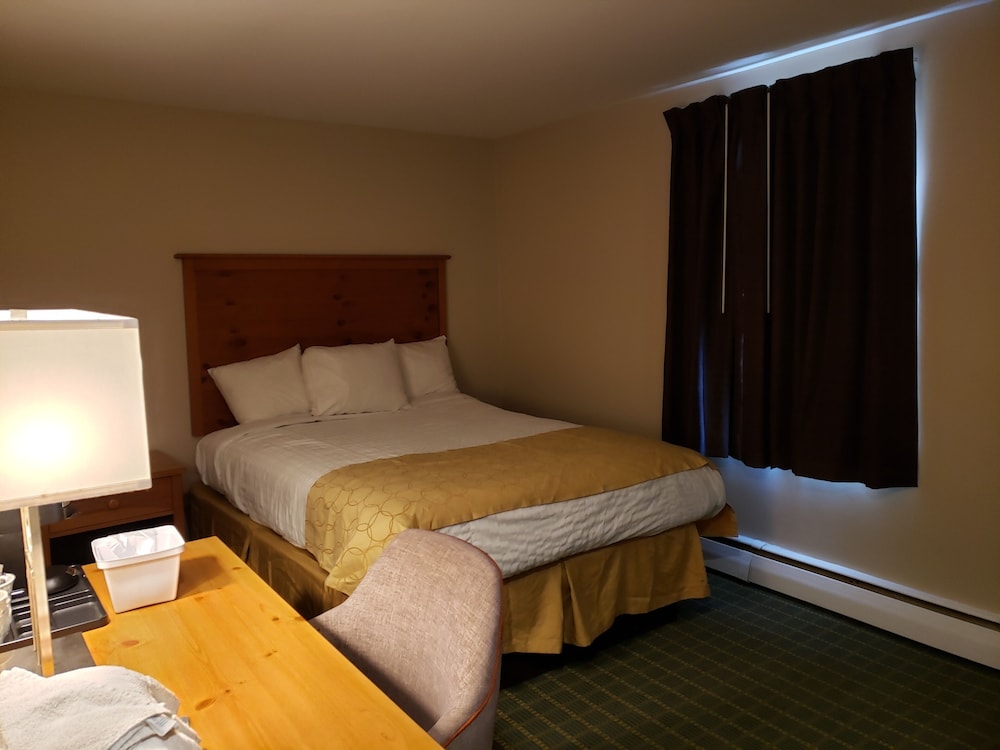 Town & Country Inn - photo 9