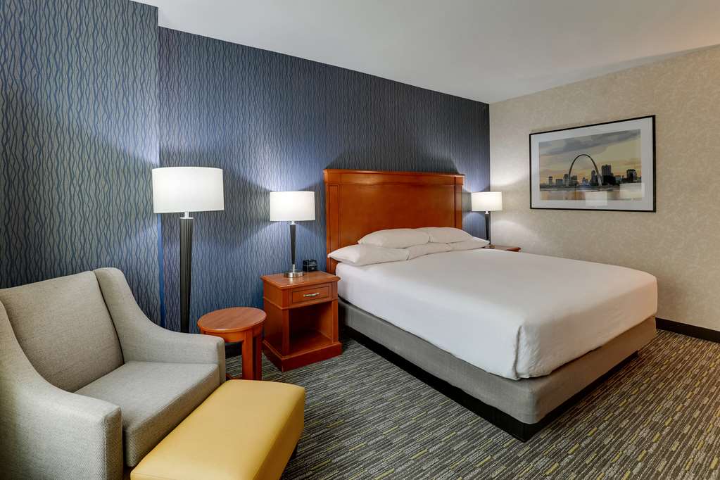 Drury Inn & Suites St. Louis Arnold - photo 16