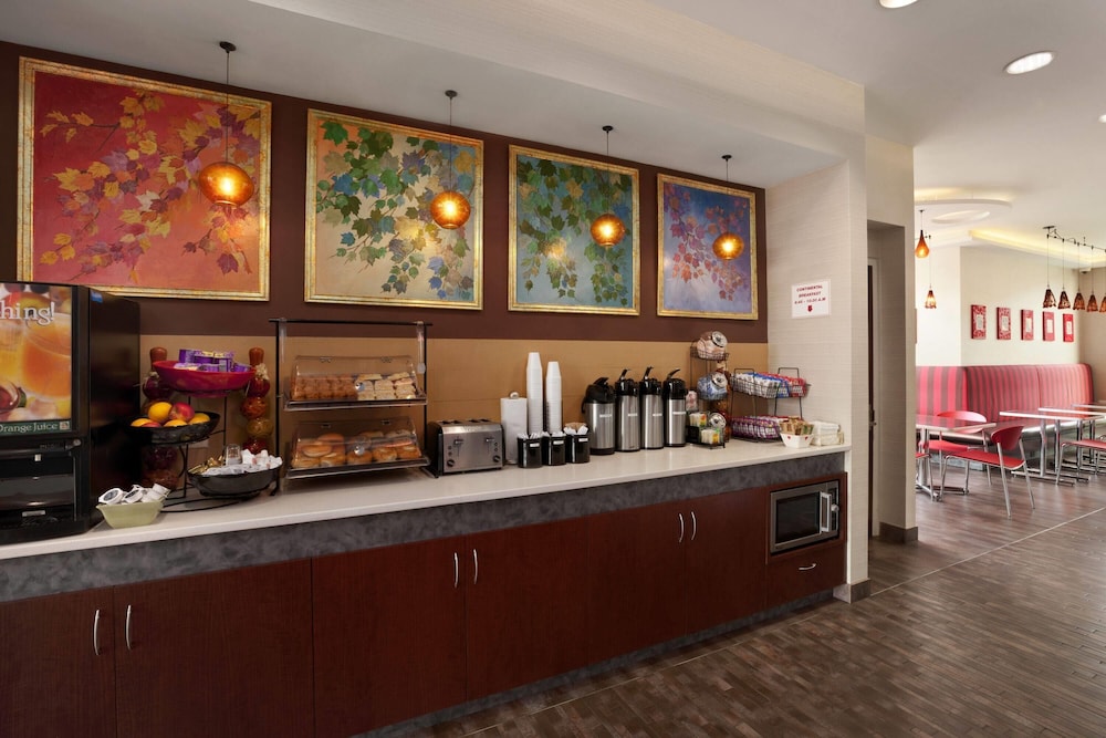 Ramada by Wyndham Rockville Centre - photo 44