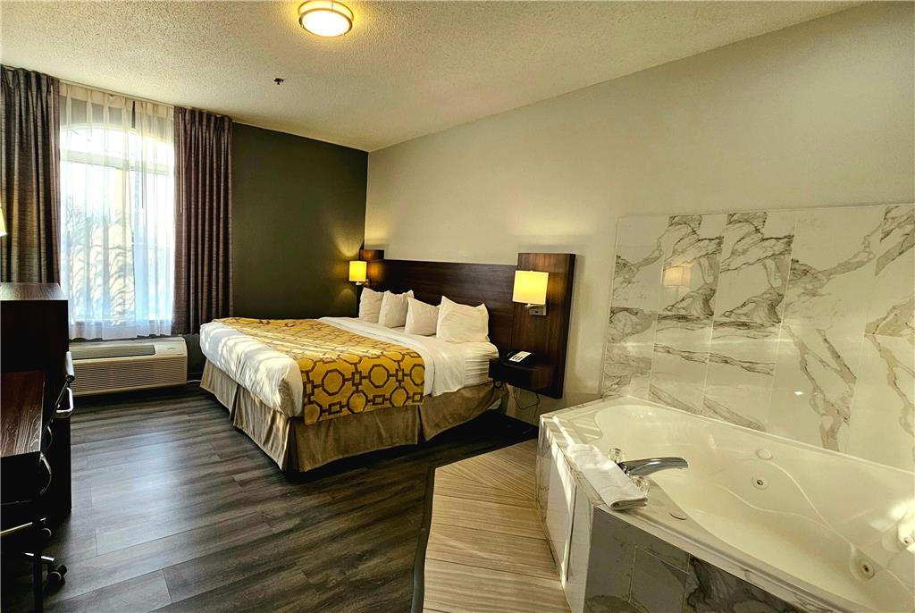 Baymont by Wyndham Chicago Calumet City - photo 35