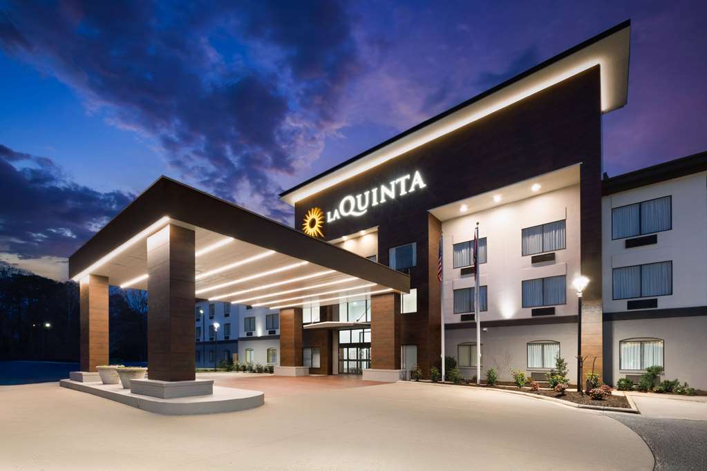 La Quinta Inn & Suites by Wyndham Meridian - photo 3