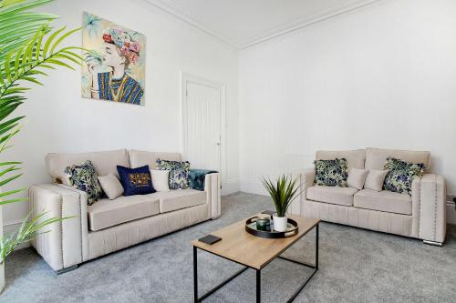 Spacious & Modern Oasis 4 Bed House Sleeps 7 — 4-Star Luxury Hotel in Sunderland, United Kingdom