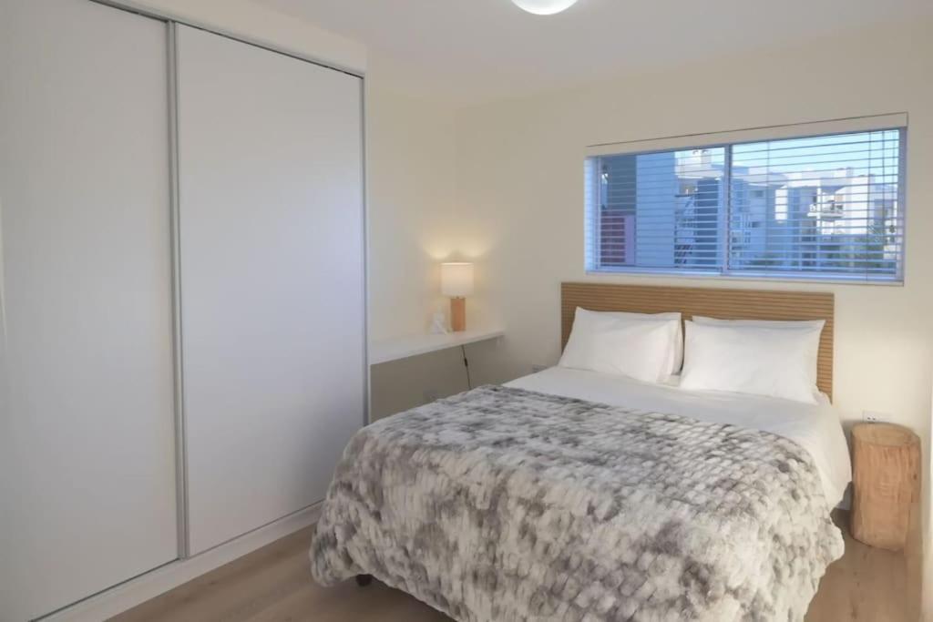 The Lighthouse Sea View Apartment