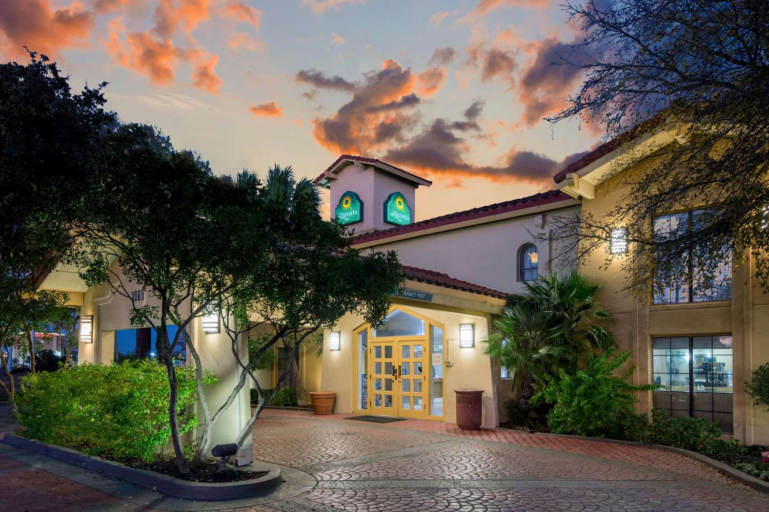 La Quinta Inn by Wyndham San Antonio I 35 N at Rittiman Rd - photo 2