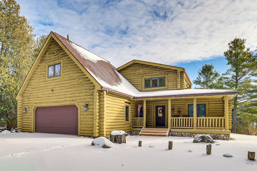 On site Trails & Private Beach Lake Huron Retreat — hotel in Harrisville