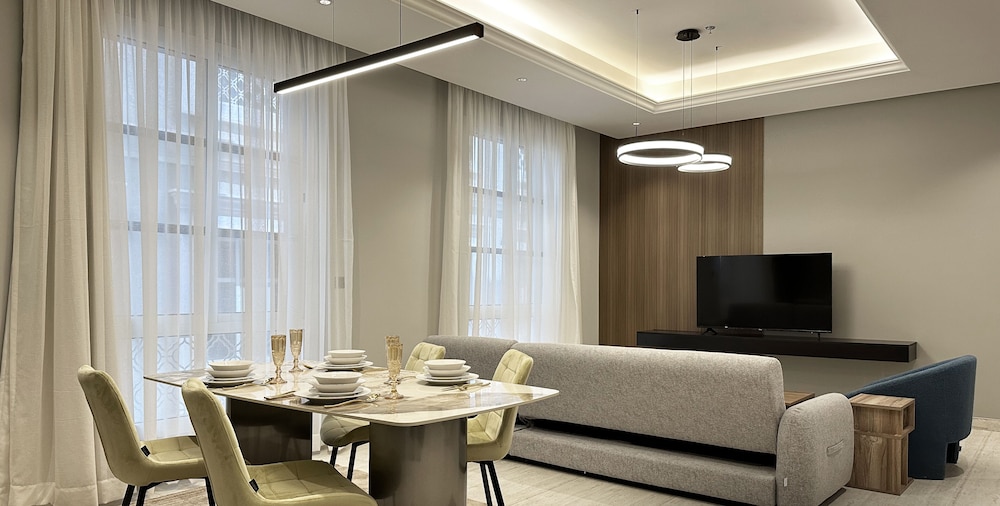 Kease Malqa K 8 Royal Touch AZ61 — 4-Star Luxury Hotel in Riyadh, Saudi Arabia
