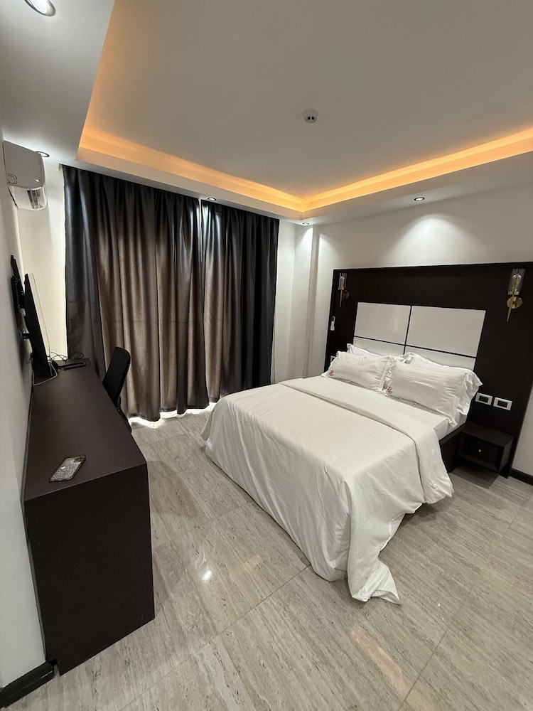 Debolonia Palace Hotel — Bonaberi — photo 5