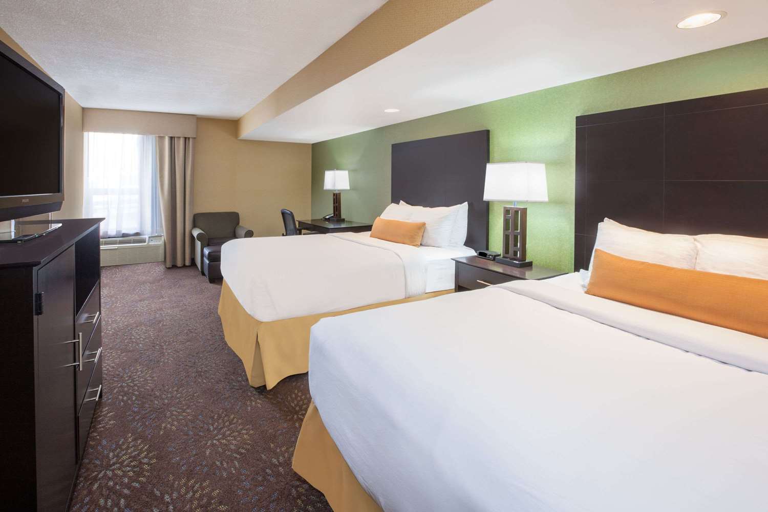 Wyndham Garden Sterling Heights - photo 6