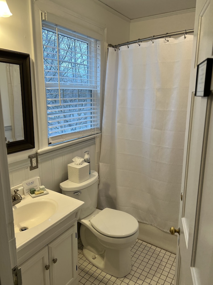 Valcour Inn & Boathouse - photo 49