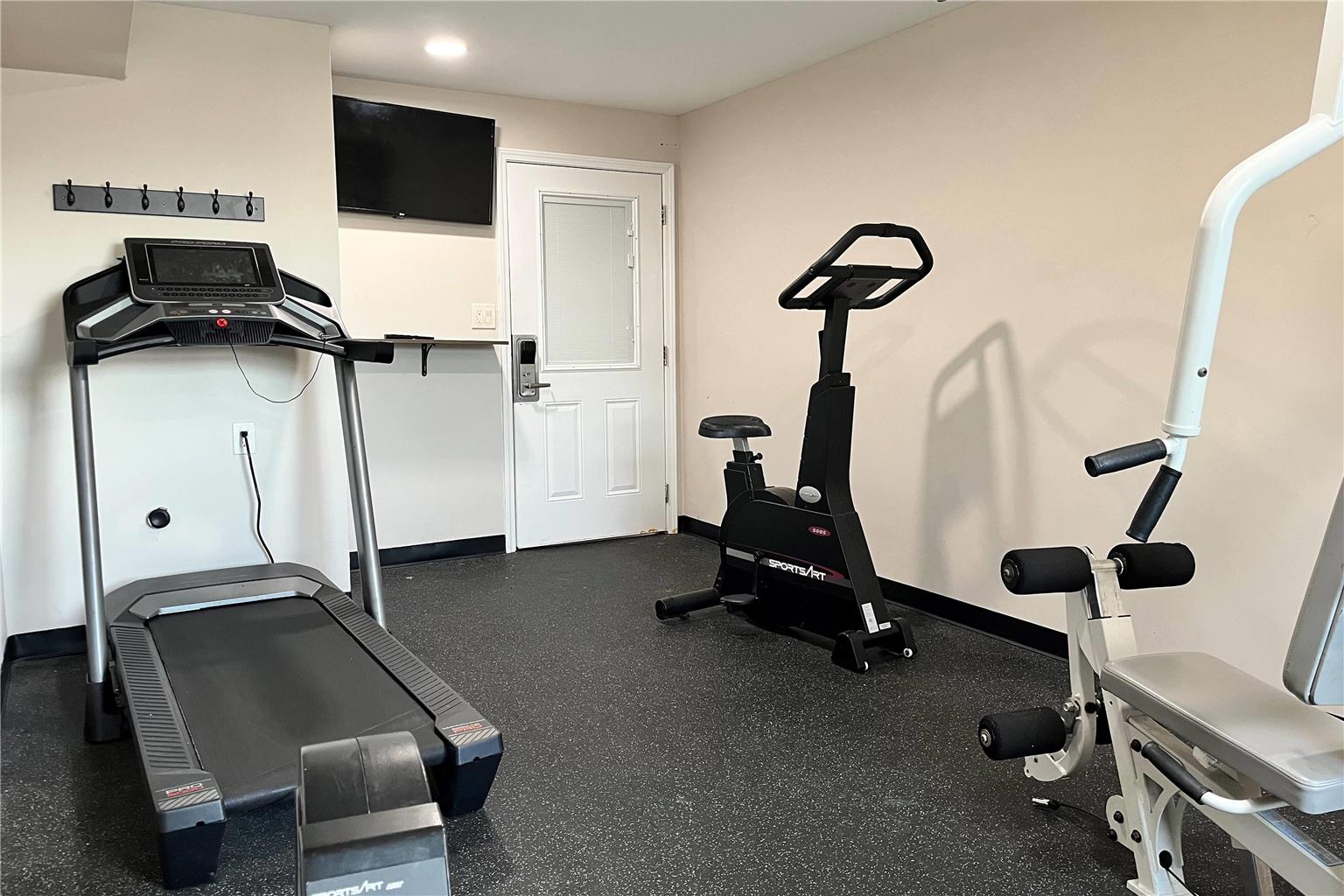 Baymont by Wyndham Indianapolis Airport Lynhurst - photo 12