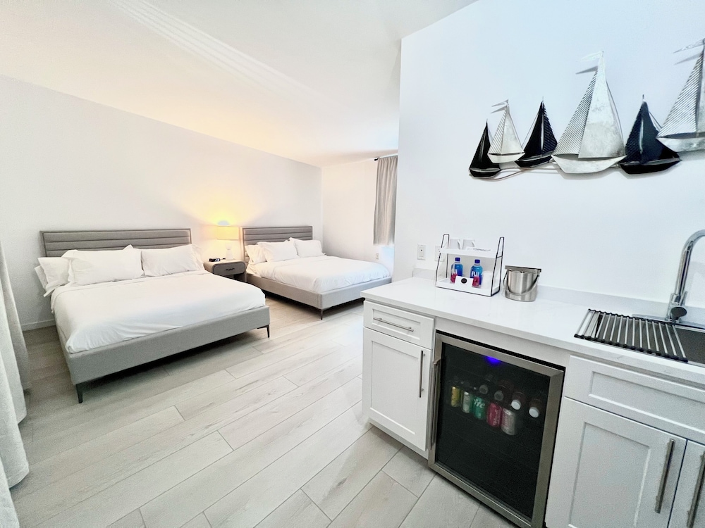 380 Inn - photo 6
