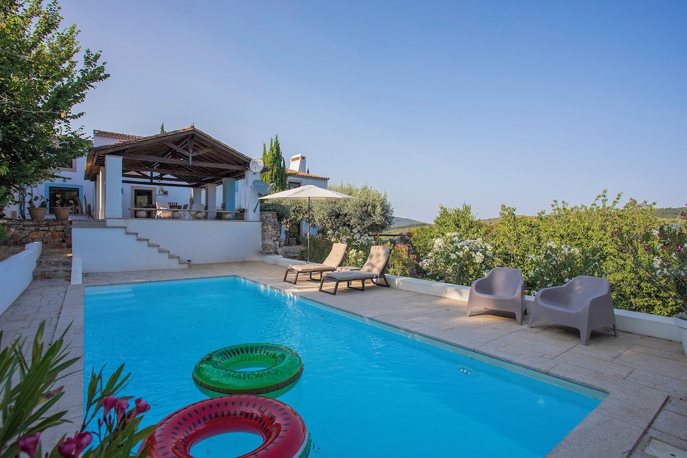 Local 9 Casa do chapim azul — 4-Star Luxury Hotel in Marvao, Portugal