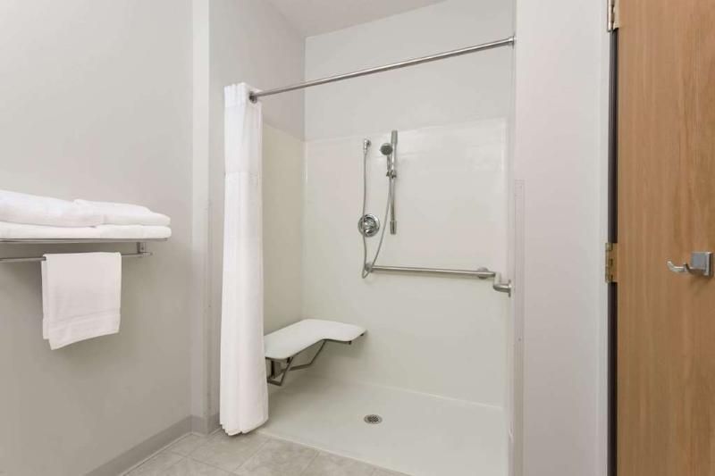 Days Inn Manchester - photo 8
