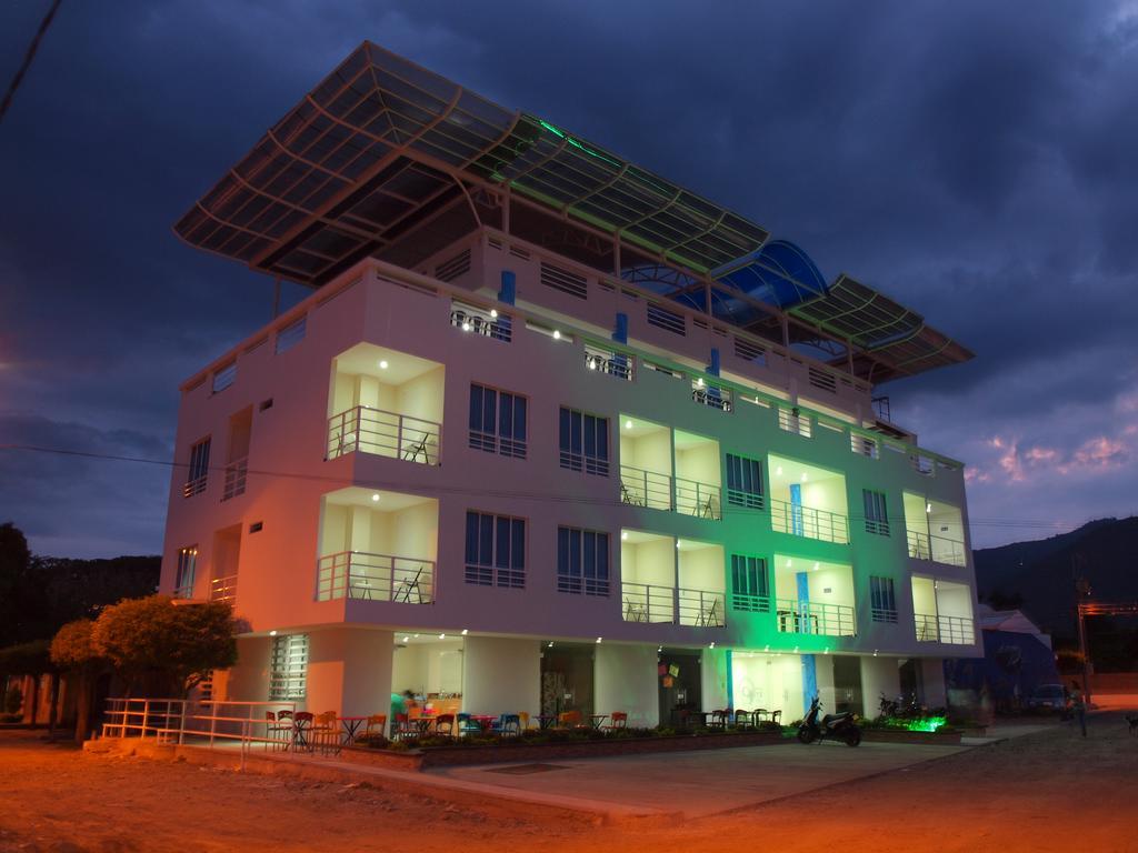 Hotel Oasys Blue in Roldanillo, Colombia