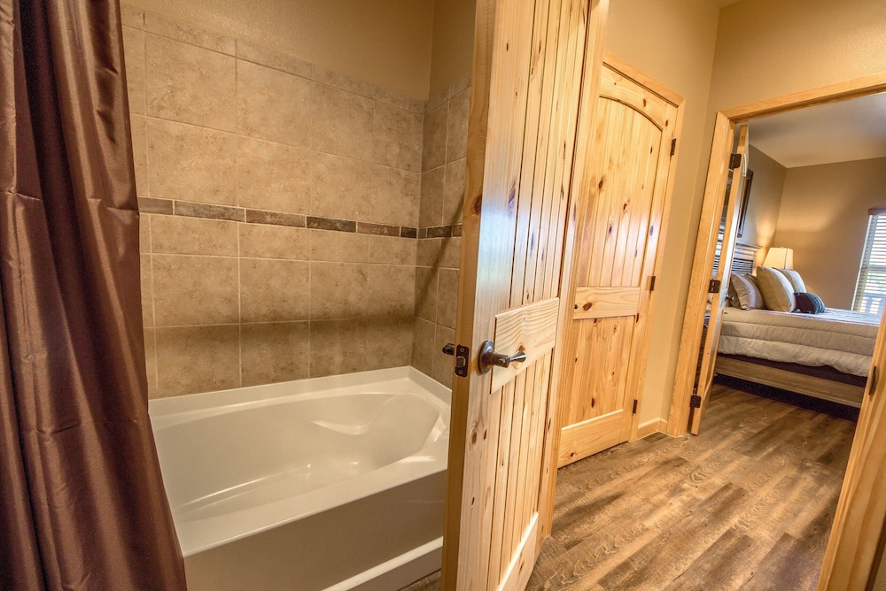 Old Mills Resort OM A5 3 Bedroom Condo by RedAwning - photo 13