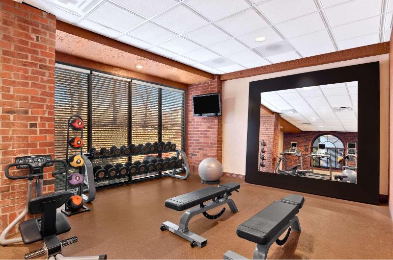 Embassy Suites by Hilton Kansas City Plaza - photo 4