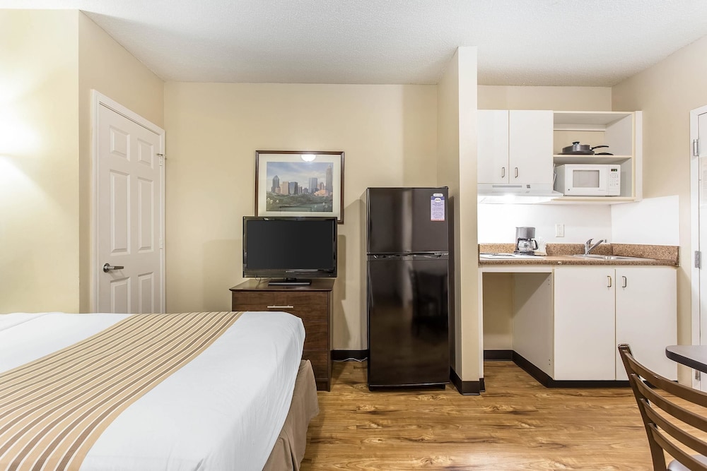 Suburban Studios near University of North Carolina Charlotte - photo 5