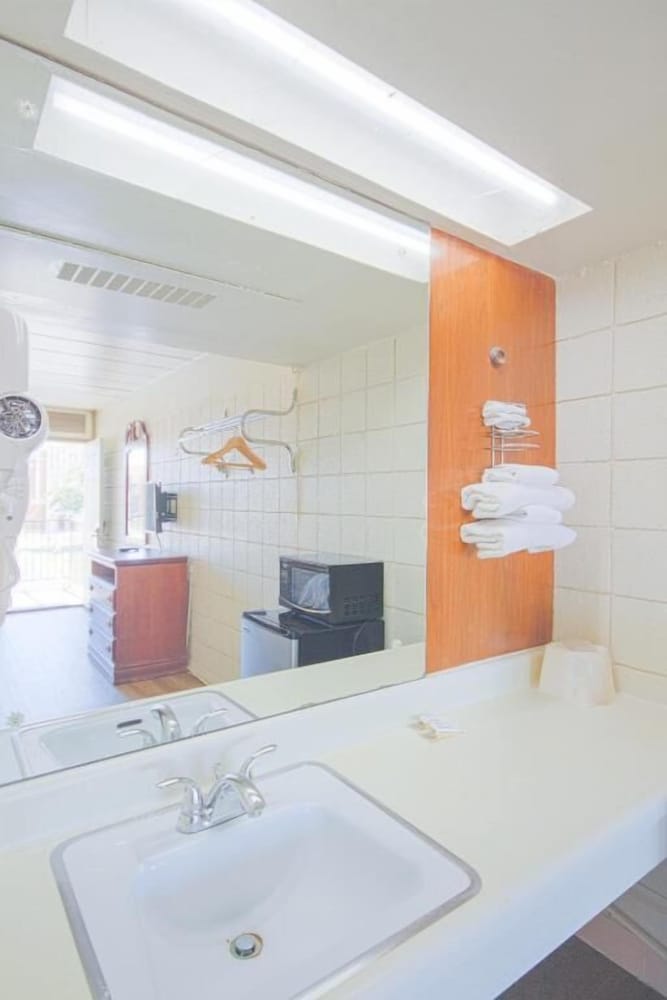Centralia Motel - photo 16