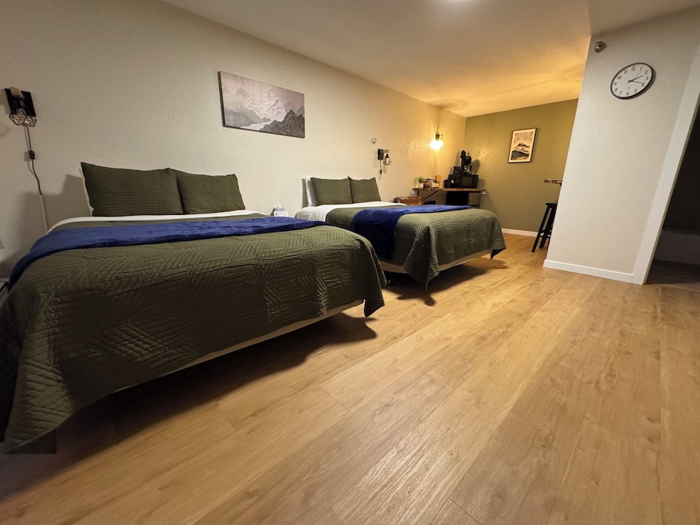 The Pioneer Motel - photo 6