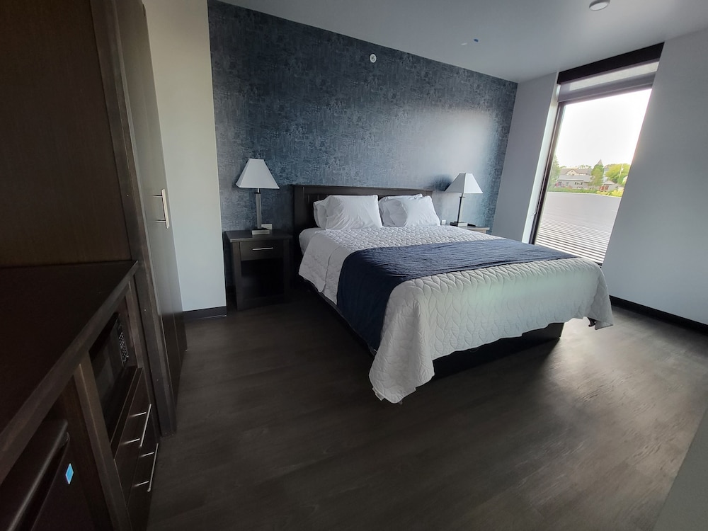 Watershed Hotel - photo 14