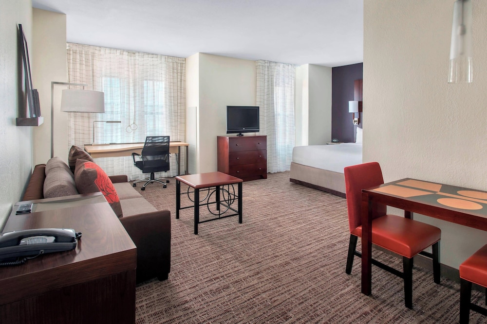 Residence Inn Alexandria Old Town South at Carlyle - photo 11