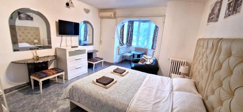 Domum Universitate Dalles Intercontinental — 4-Star Luxury Hotel in Bucharest, Romania